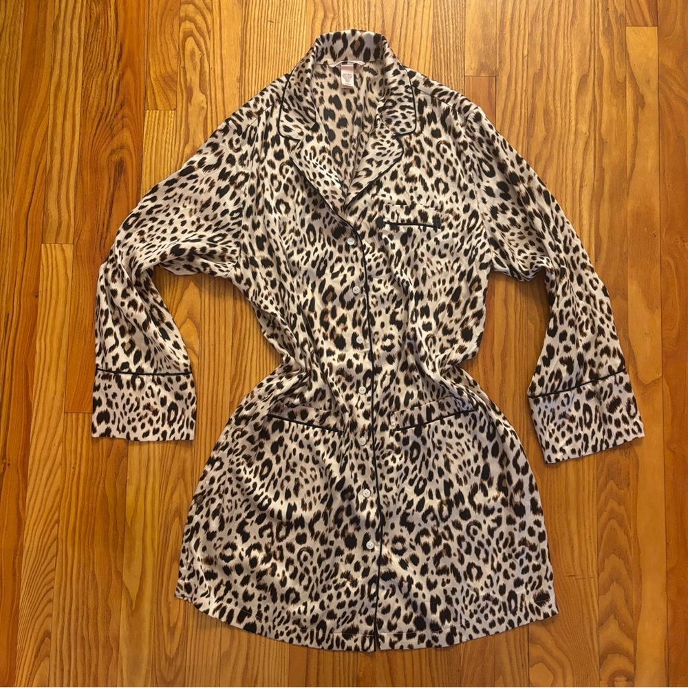 🌙✨Victoria’s Secret Silky Leopard Print Sleep Shirt Dress – Size M✨🌙